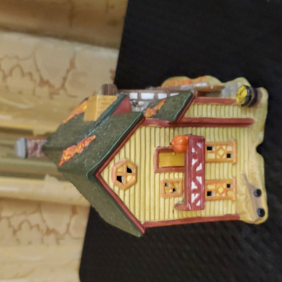 5.25 Porcelain house - Picture 4 of 6